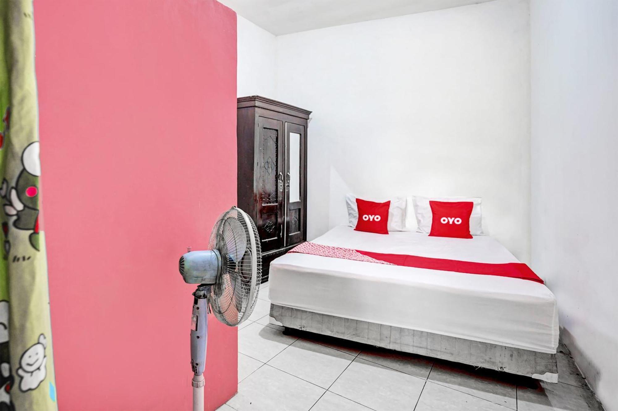 Oyo Life 92840 Wisma Morricco Jombang Exterior foto