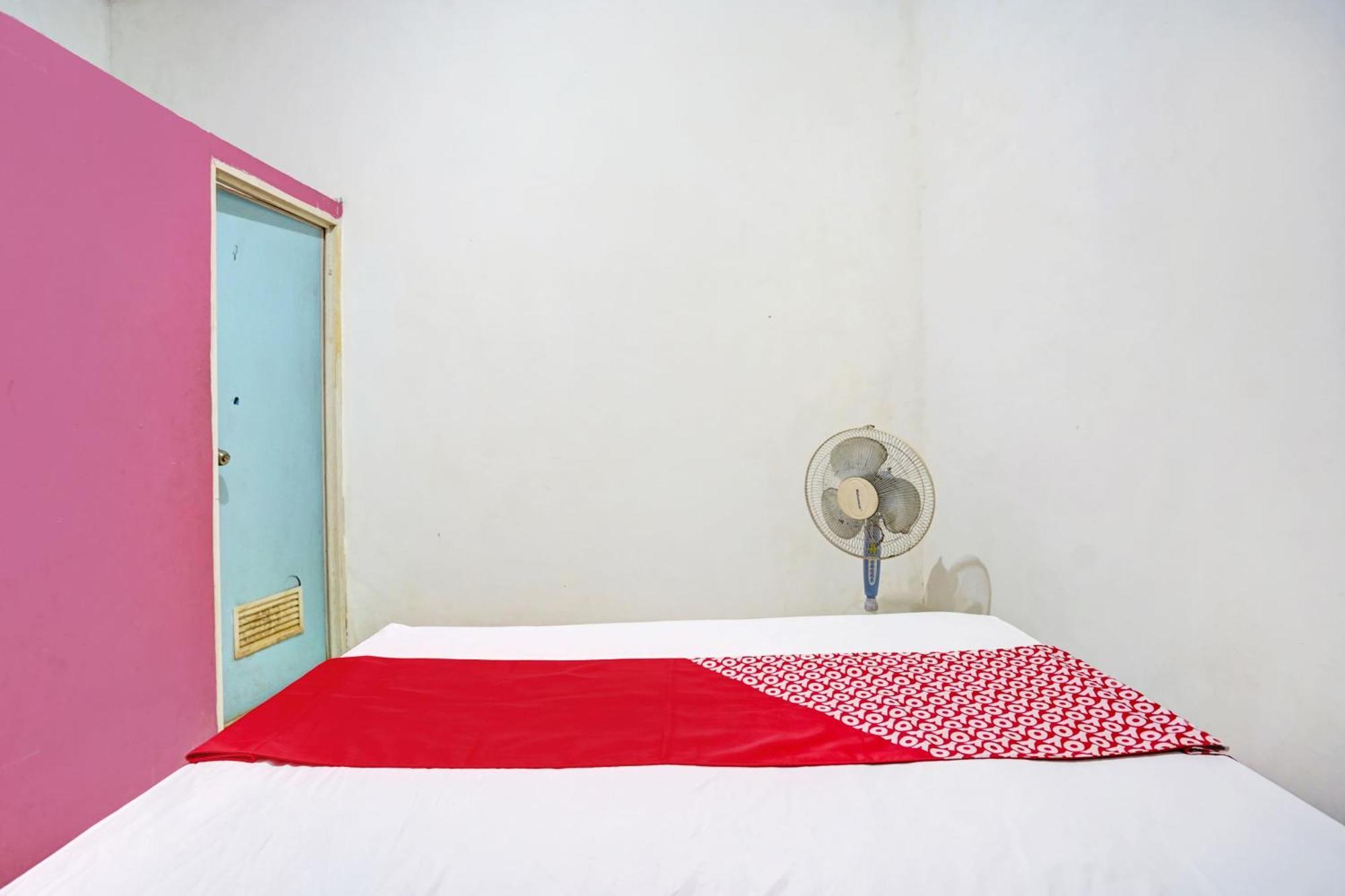 Oyo Life 92840 Wisma Morricco Jombang Exterior foto