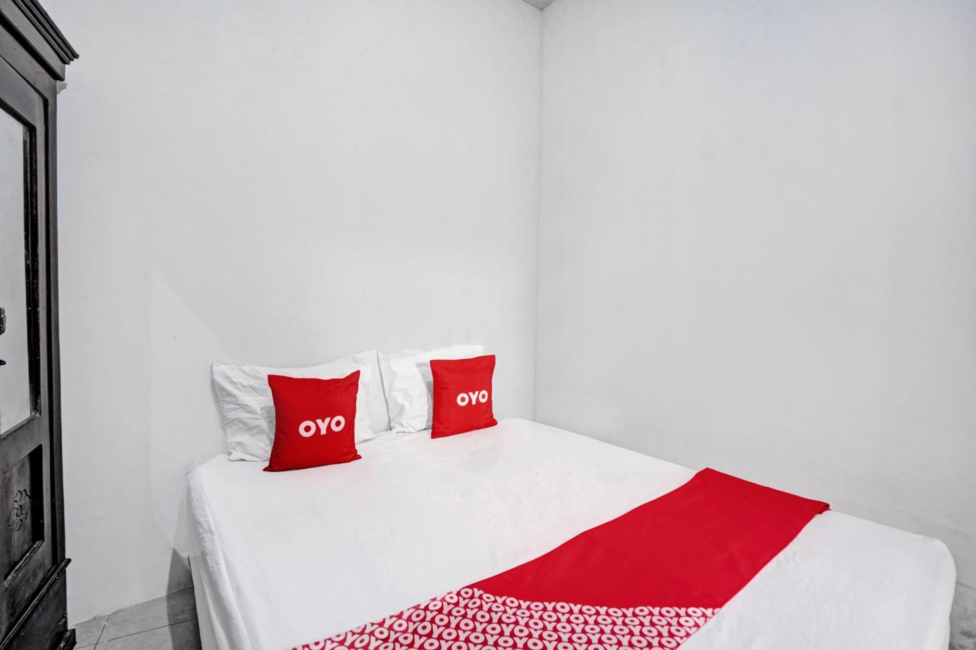 Oyo Life 92840 Wisma Morricco Jombang Exterior foto